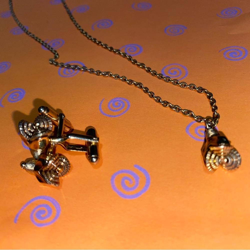 Elegant Gold Chain Necklace with Unique Charms